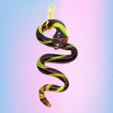 Charm serpiente negra